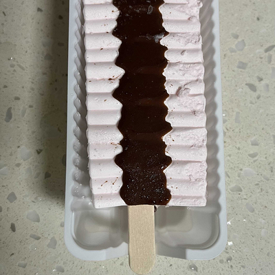 千层雪冰淇淋包装鼓起