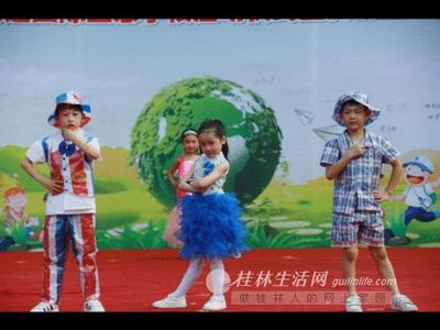彩纸包装成衣服