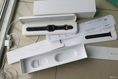 苹果手表运动版包装不同