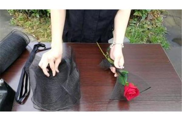 玫瑰花包装拆不拆