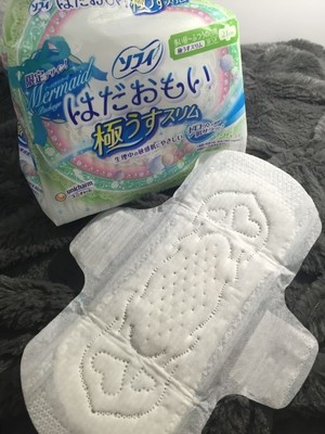 有爱心包装的卫生巾
